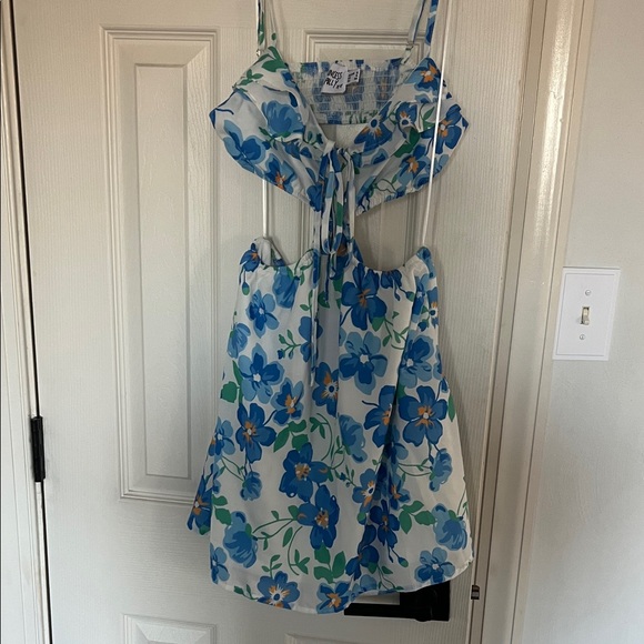 Princess Polly White Mini Dress with Blue Floral Print - Picture 2 of 6